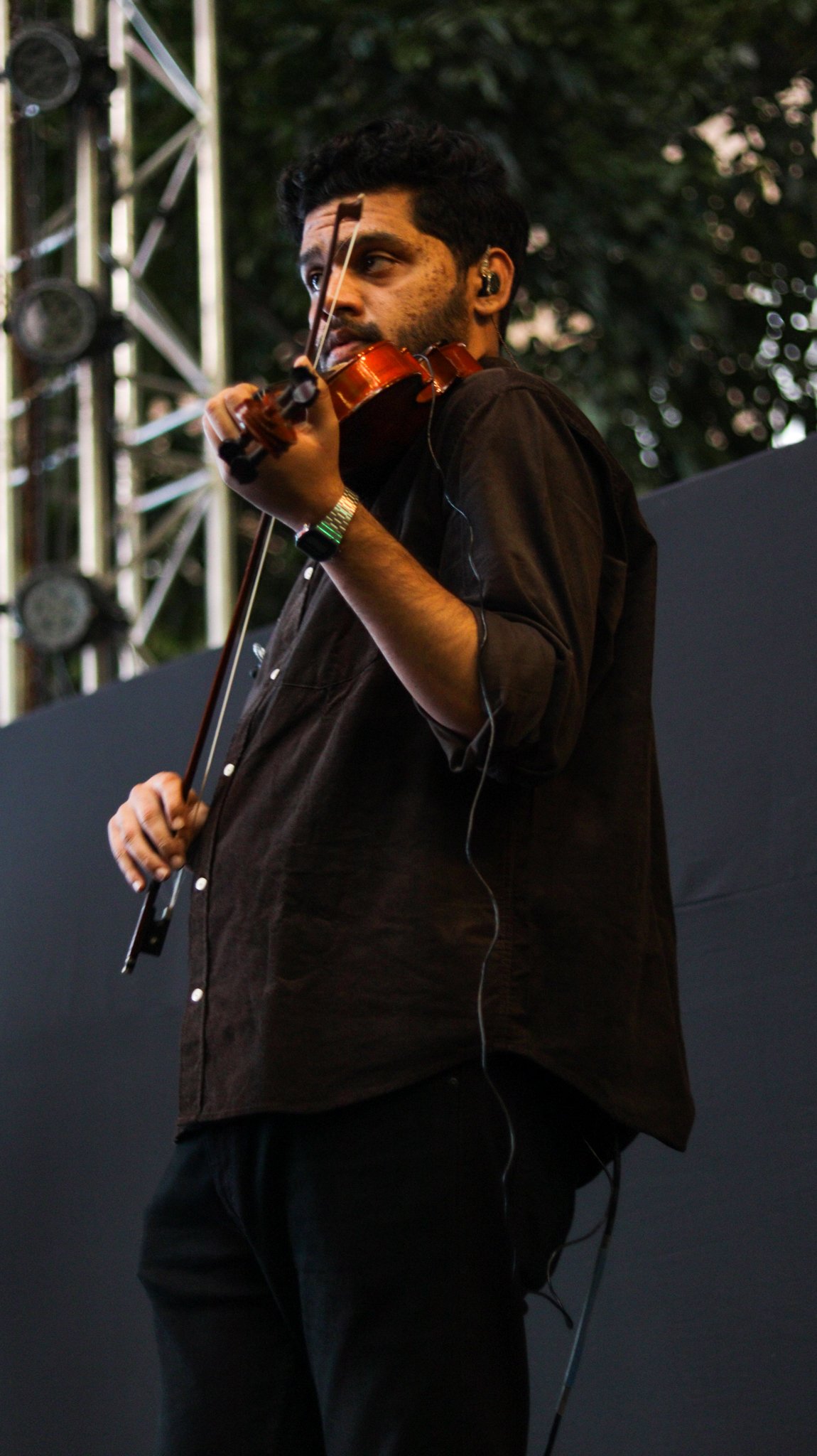 Acoustic duet in an intimate space